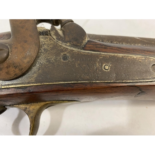 522 - A VICTORIAN IRREGULAR XVI CAVALRY PERCUSSION CARBINE. With a 60cm barrel with underslung ram rod, pe... 