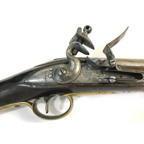 525 - AN ELIOTT'S LIGHT DRAGOON CARBINE. A Carbine with a 71.5cm tapering barrel, the flintlock action mar... 