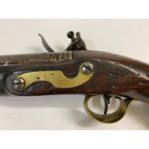 527 - AN ORDNANCE ISSUE NEW LAND PATTERN FLINTLOCK PISTOL. With a 22.5cm tapering barrel with much origina... 