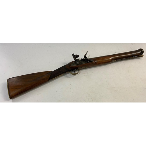 532 - A REPRODUCTION BLUNDERBUSS TYPE GUN. A reproduction Blunderbuss type muzzle loading gun with a 39 cm... 