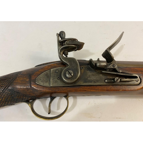 532 - A REPRODUCTION BLUNDERBUSS TYPE GUN. A reproduction Blunderbuss type muzzle loading gun with a 39 cm... 