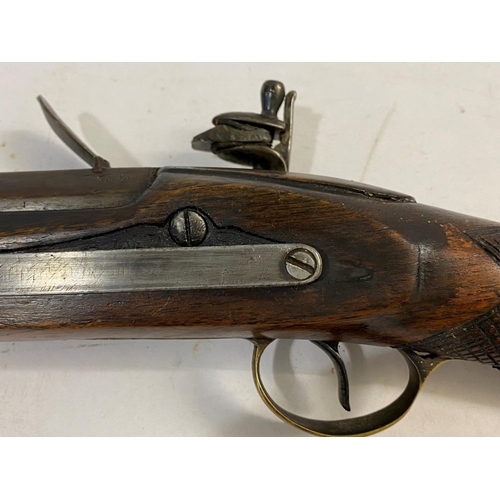 532 - A REPRODUCTION BLUNDERBUSS TYPE GUN. A reproduction Blunderbuss type muzzle loading gun with a 39 cm... 