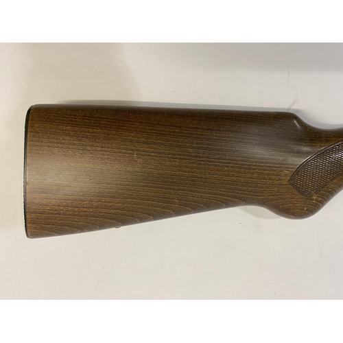 537 - A HUSH POWER PEDRETTI MAGNUM 410 WITH MODERATOR. With a single 64cm barrel, the engraved side plate ... 