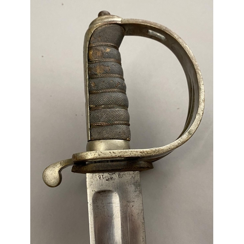 589 - A MOUNTAIN ARTILLERY OFFICERS SWORD AND MARK II SCABBARD. With a 78cm sabre type curved, pointed and... 