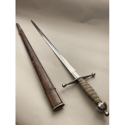 596 - A LATE VICTORIAN SEAFORTH HIGHLANDERS CROSS-HILTED BROADSWORD AND SCABBARD. With an 84cm tapering po... 