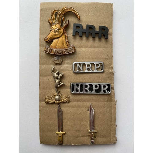 729 - AN INTERESTING COLLECTION OF 36 MILITARY CAP AND COLLAR BADGES. A collection of badges to include a ... 