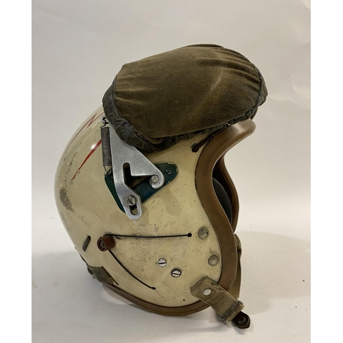 733 - A UNITED STATES AIRFORCE PILOT'S HELMET. A mid 10th century U.S. Airforce helmet, the outer shell pa... 