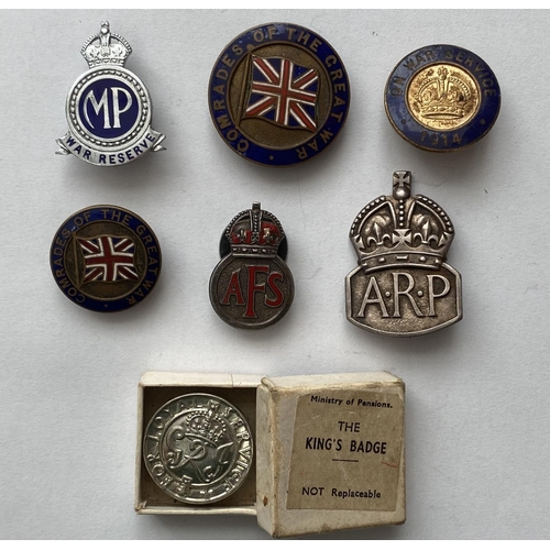 739 - A COLLECTION OF FIRST AND SECOND WORLD WAR PIN BADGES. A Second World War 'King's Badge' for Loyal S... 