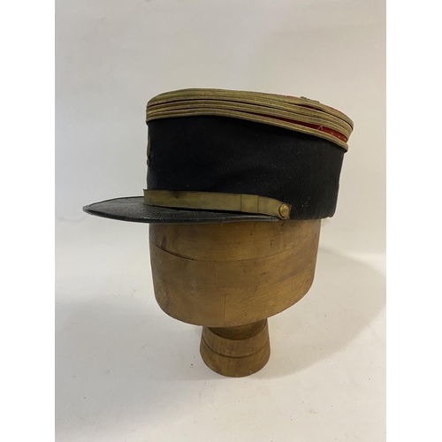 765 - A MID 20TH CENTURY FRENCH INFANTRY/STAFF OFFICERS KEPI FOR A MAJOR. A Kepi cap with red fabric top w... 