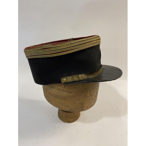 765 - A MID 20TH CENTURY FRENCH INFANTRY/STAFF OFFICERS KEPI FOR A MAJOR. A Kepi cap with red fabric top w... 