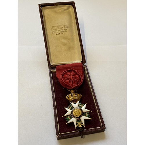 965 - A GOLD AND ENAMEL FRENCH LEGION D'HONNEUR. A Legion D'Honneur Chevalier Officer's award, 2nd Empire ... 