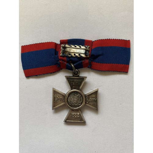 988 - A ROYAL RED CROSS CROSS 2nd CLASS AWARD. A George V Royal Red Cross, 2nd Class in Garrard & Co. Case... 