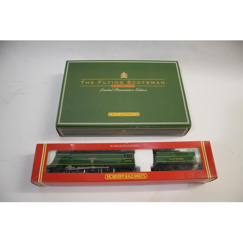 1339 - HORNBY BOXED LOCOMOTIVES including a boxed R075 Limited Edition 1966-1973 Flying Scotsman locomotive... 