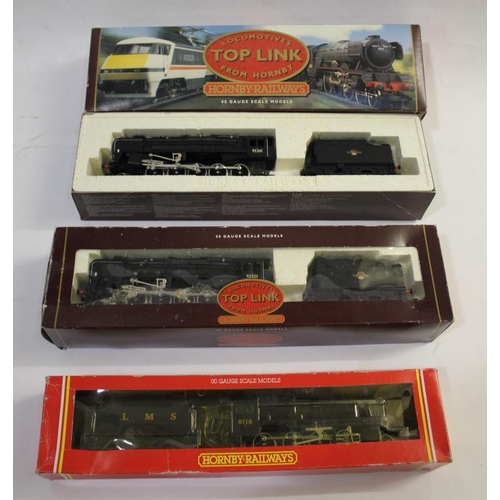 1340 - HORNBY BOXED LOCOMOTIVES including R864 Class 9F 92241 locomotive and tender, R2016 BR Class 9F 9200... 