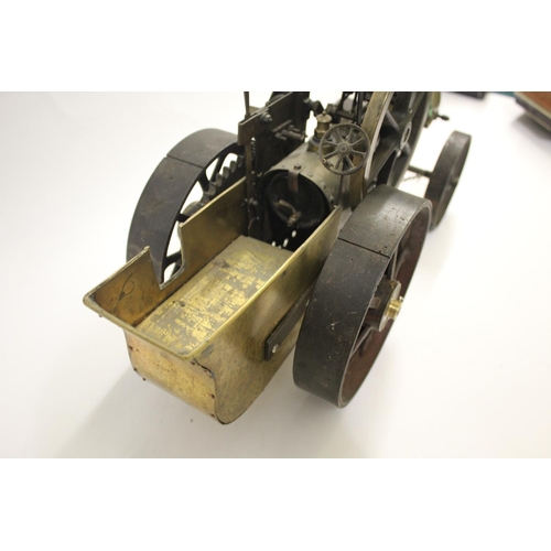 1387 - SCRATCH BUILT MODEL TRACTION ENGINE a well made model traction engine, mostly made in brass with iro... 