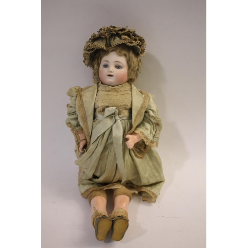 1426 - RARE EARLY STEINER BEBE CLOCKWORK BISQUE HEAD DOLL an early model of a Bebe Parlant Automatique (kic... 