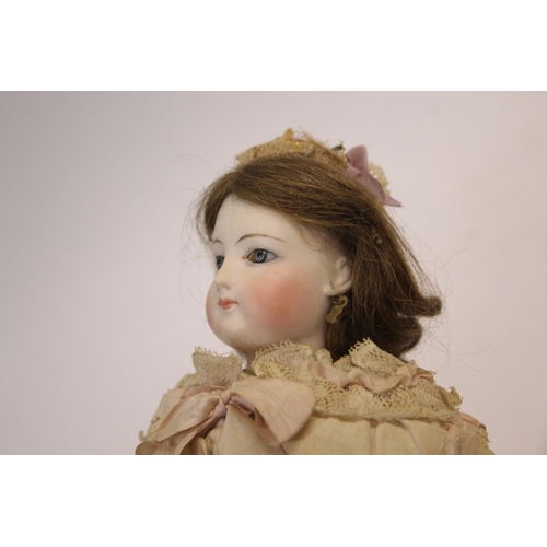 1427 - 19THC FRENCH FASHION DOLL circa 1870, a good quality swivel head on shoulder plate Fashion Doll prob... 