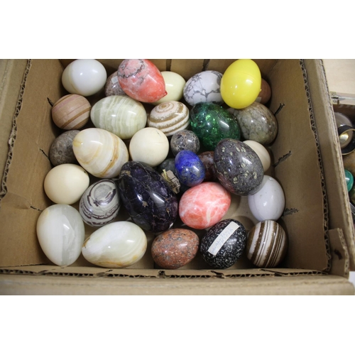 1486 - MARBLE SPECIMEN EGGS - BLUE JOHN an interesting group of marble eggs, some with written labels. Incl... 