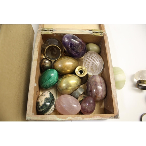 1486 - MARBLE SPECIMEN EGGS - BLUE JOHN an interesting group of marble eggs, some with written labels. Incl... 