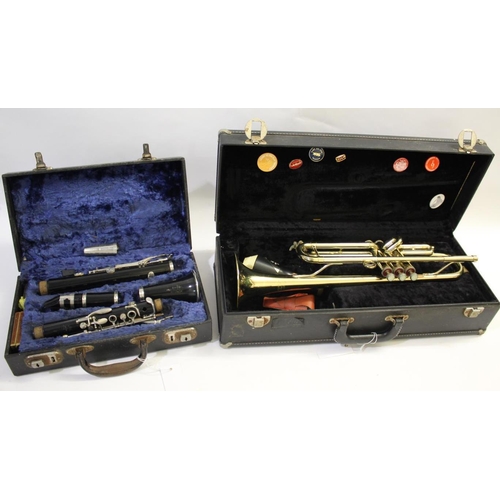 1524 - BOOSEY & HAWKES CLARINET a cased clarinet in four sections, stamped Boosey & Hawkes, London, Series ... 