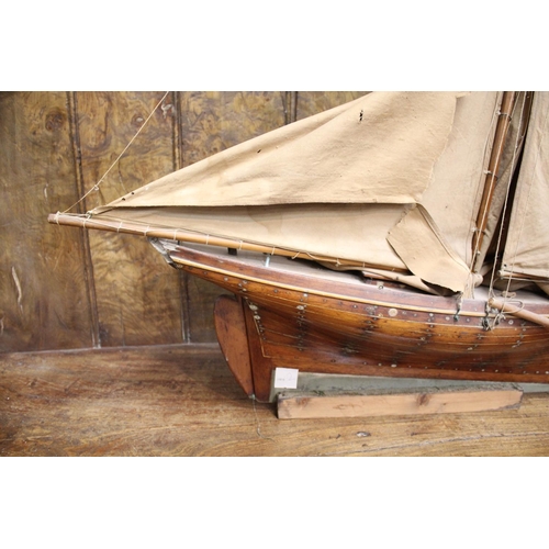 1541 - MODEL OF A BRIXHAM TRAWLER & PRESENTATION CUP - 1890 a detailed model of a Brixham trawler the Daugh... 