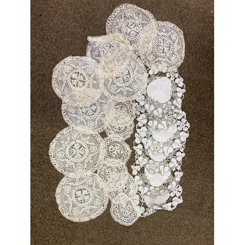 1632 - COLLECTION OF VINTAGE LACE a collection of 19thc and early 20thc lace, comprising large offcuts, flo... 