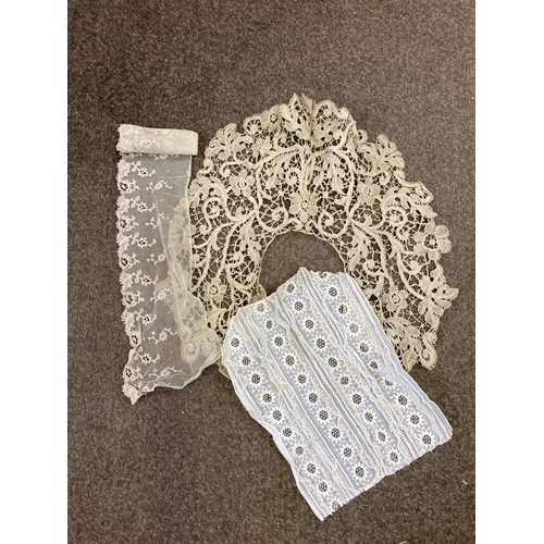 1632 - COLLECTION OF VINTAGE LACE a collection of 19thc and early 20thc lace, comprising large offcuts, flo... 