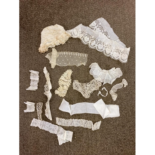 1632 - COLLECTION OF VINTAGE LACE a collection of 19thc and early 20thc lace, comprising large offcuts, flo... 