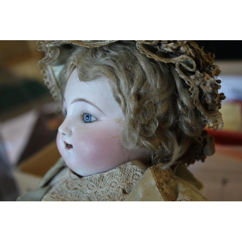 1426 - RARE EARLY STEINER BEBE CLOCKWORK BISQUE HEAD DOLL an early model of a Bebe Parlant Automatique (kic... 