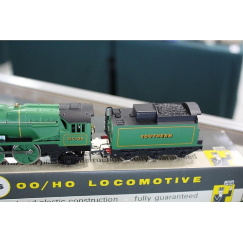 1337 - WRENN BOXED LOCOMOTIVE - LYME REGIS Model No W2237 Lyme Regis locomotive and tender, 4-6-2 Southern ... 