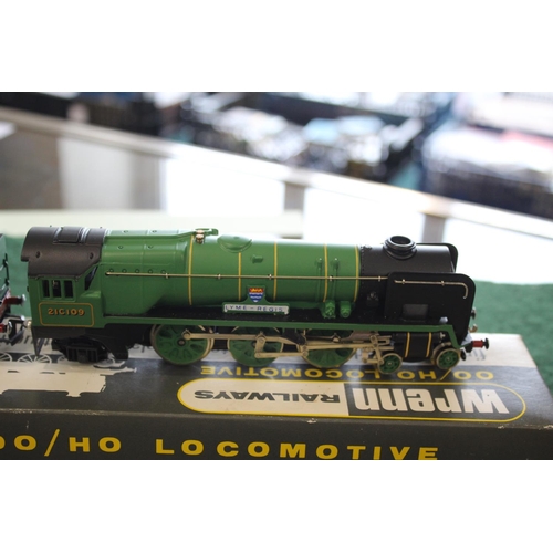 1337 - WRENN BOXED LOCOMOTIVE - LYME REGIS Model No W2237 Lyme Regis locomotive and tender, 4-6-2 Southern ... 