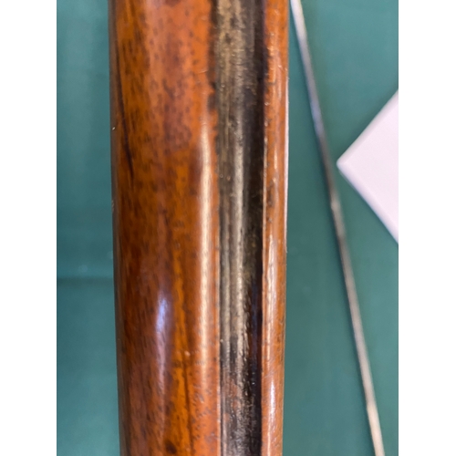 530 - A SHORT LAND PATTERN 'BROWN BESS'. With a 106cm (42inch) barrel with ram rod below, with flintlock a... 