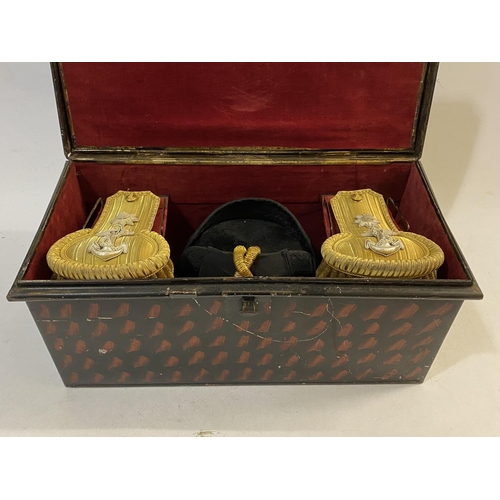 952 - A VICTORIAN NAVAL OFFICERS COCKED HAT, EPAULETTES AND CASE. A Naval Officers cocked hat by Gievves L... 