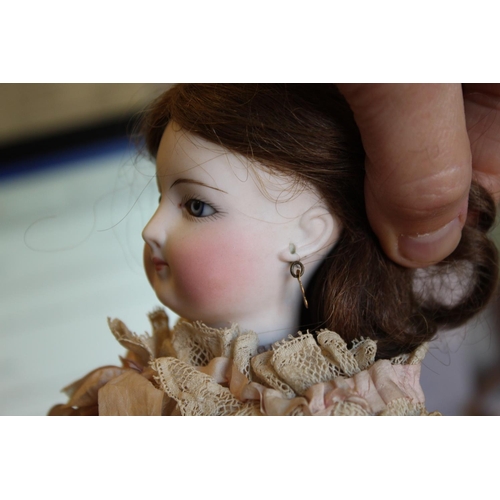 1427 - 19THC FRENCH FASHION DOLL circa 1870, a good quality swivel head on shoulder plate Fashion Doll prob... 