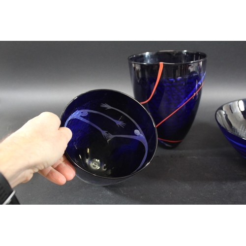 888 - MORAG GORDON CONTEMPORARY GLASS including a large cased blue glass vase etched with two elongated fi... 