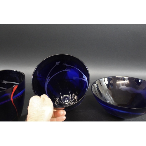 888 - MORAG GORDON CONTEMPORARY GLASS including a large cased blue glass vase etched with two elongated fi... 