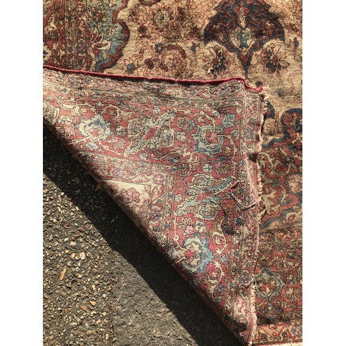 511 - Isfahan Rug, 190cm x 140cm