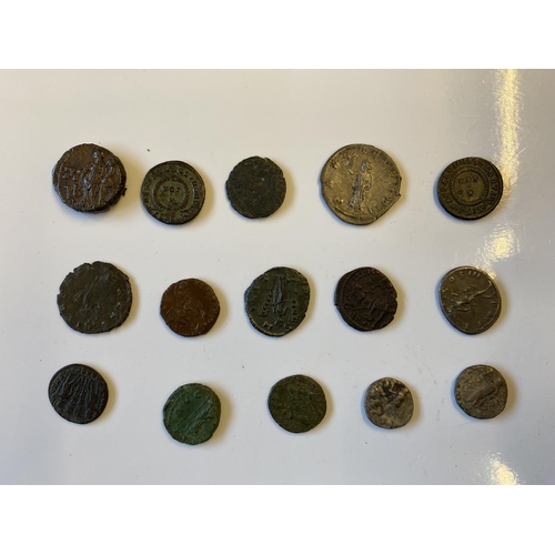 1002 - A COLLECTION OF ROMAN COINS DENARIUS AND SIMILAR. A collection of Roman coins from the reigns of Mar... 