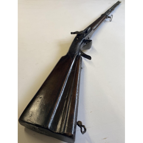 433 - A 19TH CENTURY SINGLE BARREL GERMAN SHOTGUN. With a 78.5cm barrel tapering from circular to octagona... 