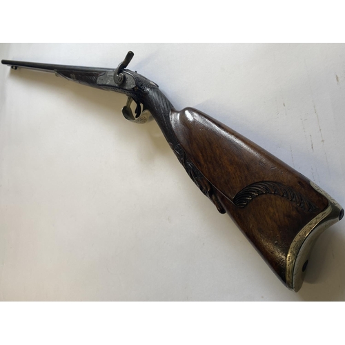 435 - A FINE 19TH CENTURY GERMAN DOUBLE BARREL MUZZLE LOADING SHOTGUN. With 80cm side by side barrels with... 