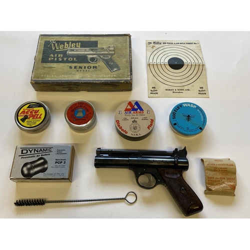 451 - A WEBLEY SENIOR AIR PISTOL IN BOX. A Webley Senior .22 Air Pistol, the gun marked to the side 'Weble... 