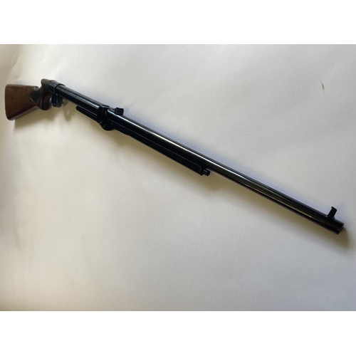 461 - AN UNUSUAL .177 BSA CLUB AIR RIFLE. A BSA .177 Air Rifle with a 49cm barrel with rotating loading po... 