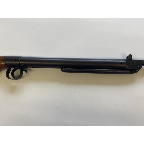 462 - A BSA BREAK BARREL 177 AIR RIFLE. With a 47cm barrel, numbered 3548 above the trigger, with a walnut... 