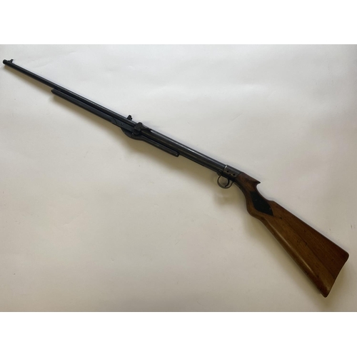 463 - A BSA 177 CLUB STANDARD AIR RIFLE. With a 49cm barrel with rotating loading point, numbered CS34171 ... 