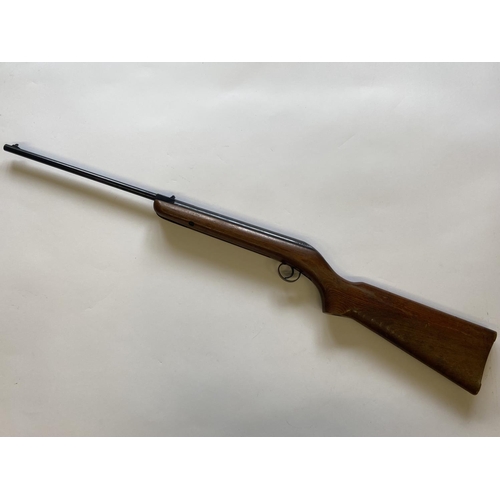 464 - A BSA 177 CADET AIR RIFLE. With a 38cm break barrel, marked to the top 'Birmingham Small Arms Co Ltd... 