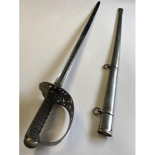 484 - A FINE EDWARD VII 1887 PATTERN HEAVY CAVALRY SWORD. With a 90cm spear-point blade with deep fuller, ... 