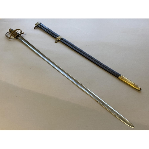 486 - A LATE 18TH CENTURY NAVAL OFFICERS SWORD. A sword with an 81cm pointed tapering fullered blade with ... 