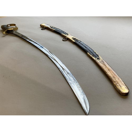 498 - A FINE LATE 18TH/19TH CENTURY MARINE OFFICERS FIGHTING SABRE. With a 77cm curved single edged pointe... 