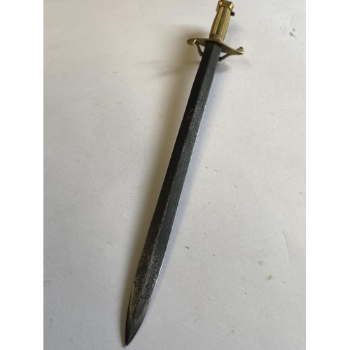 507 - AN EARLY 19TH CENTURY NAVAL DIRK. With a 38cm double edged pointed blade with central rib, the cross... 