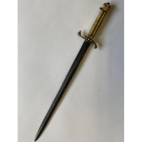 507 - AN EARLY 19TH CENTURY NAVAL DIRK. With a 38cm double edged pointed blade with central rib, the cross... 